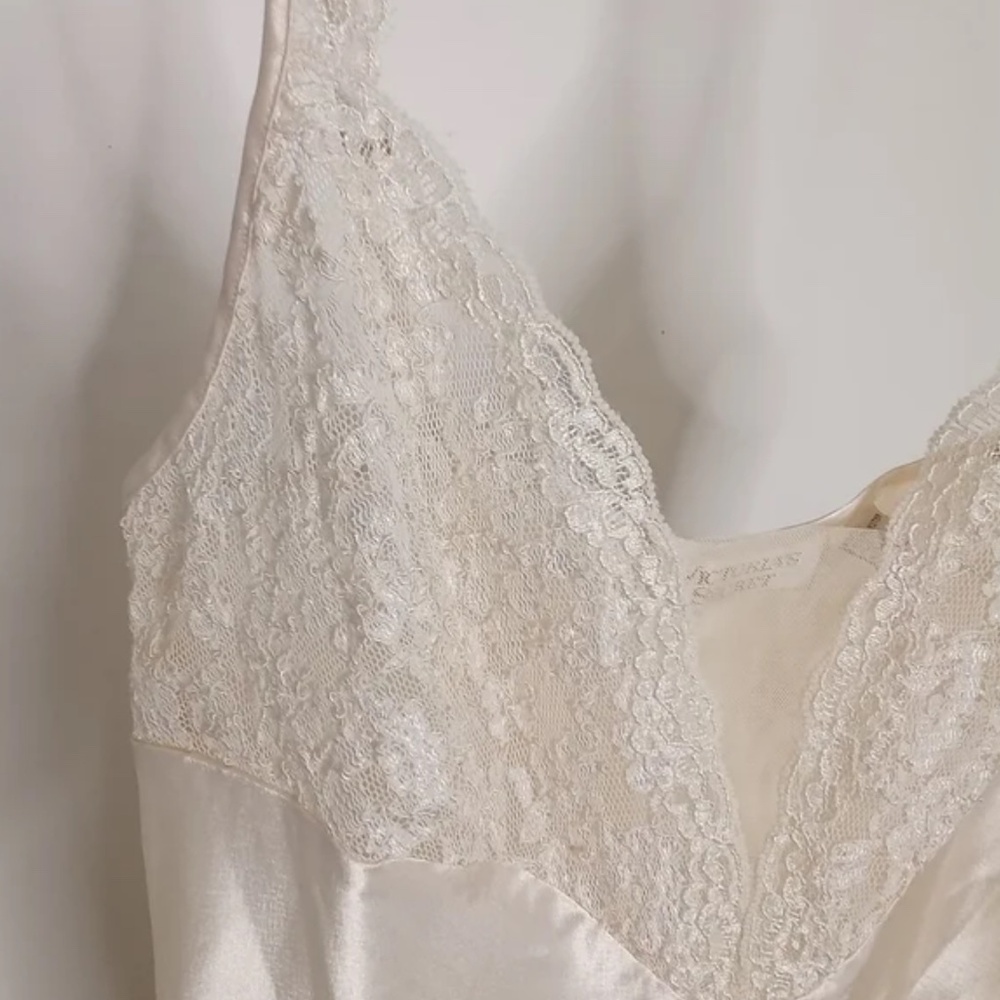 Victoria's Secret Vintage Gold Label Full Length Wide Sweep Nightgown Cream L - Picture 3 of 14